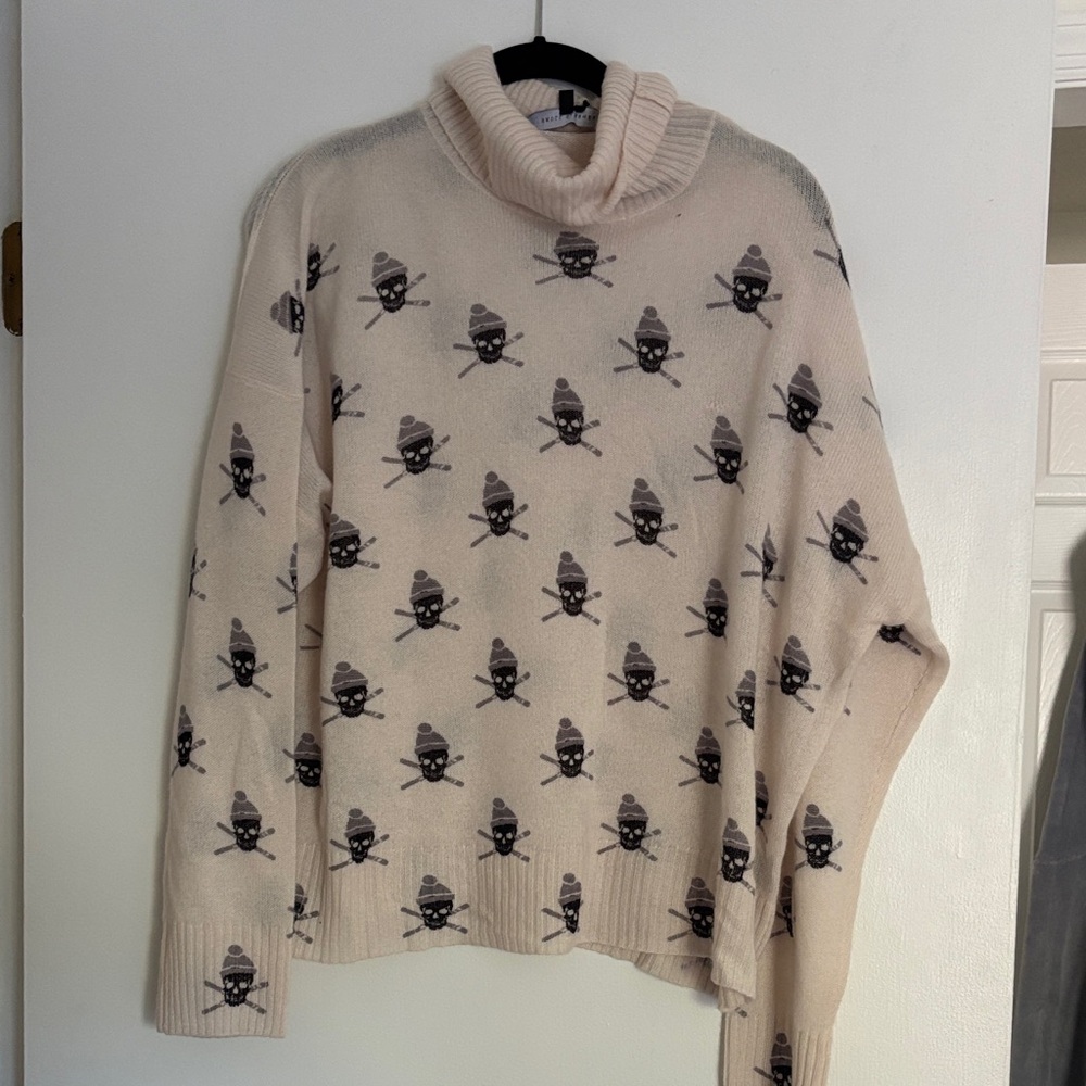 NWT Skull Cashmere Beige Skull Pattern Turtleneck Sweater